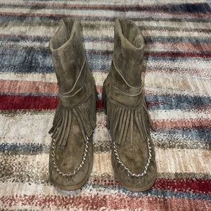 Oil Joli Mall fringe boots size 7 brand new